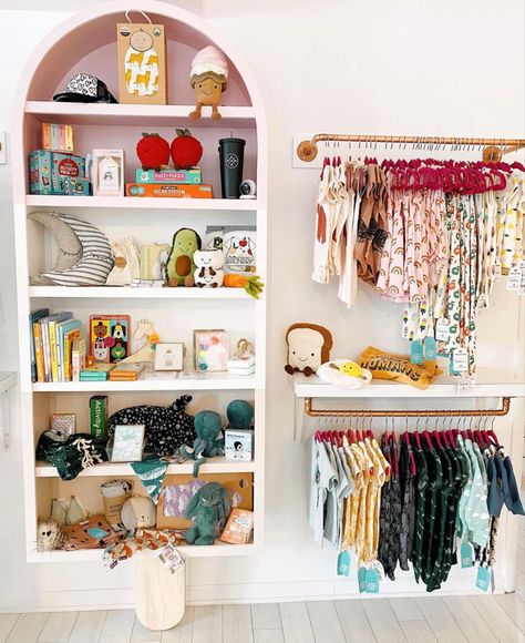 Toy Shop Display Ideas, Kids Store Design, Small Retail Store Design, Boutique Display Ideas Retail Stores, Kids Boutique Ideas, Childrens Boutique Ideas, Baby Boutique Display, Kids Store Display, Furniture Store Interior Design