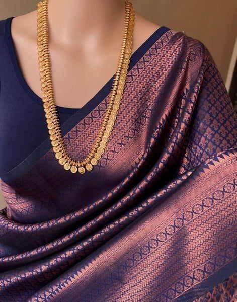 Simple Saree Designs, Purple Saree, Fashionable Saree Blouse Designs, Fancy Sarees Party Wear, Simple Sarees, Indian Fashion Saree, Saree Designs Party Wear, Traditional Indian Outfits, Indian Dresses Traditional