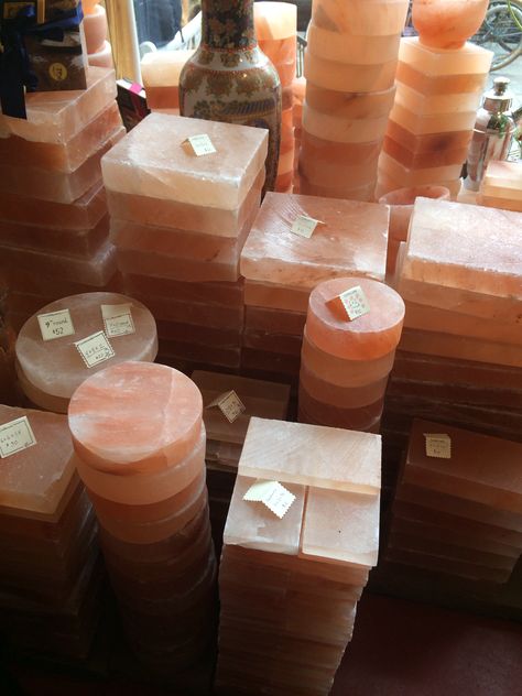 Himalayan salt blocks. Pale pinks and tasty slabs! #saltblocks #palepink #himalayan #slabs #salts #gourmet #cooking #kitchen Cooking Boneless Pork Chops, Salt Block Cooking, Himalayan Salt Block, Salt Wall, Salt Block, Salt Stone, Stone Plate, Salt Lamps, Boneless Pork Chops