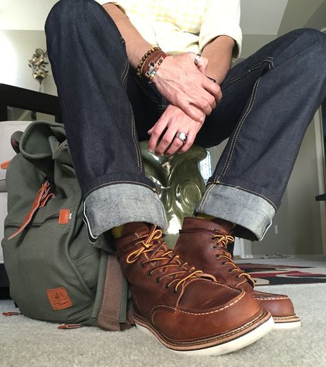 Red wing Moc toe boot 1907 #mens #RedWing #RedwingBoots #RedWingHeritage Thanks to @H2Olifeaqua at instagram. Red Wing Boots Outfit Mens Fashion, Red Wings Boots Outfit, Men Couture, Red Wings Boots, Redwing Boots, Timeless Boots, Men Boot, Wing Boots, Moc Toe Boots