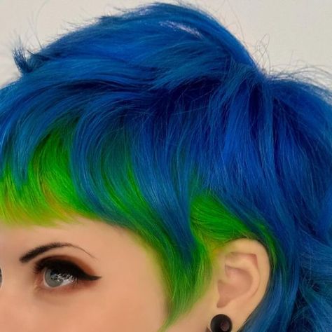 Blue And Neon Green Hair, Purple And Green Hair Short, Half Green Hair, Green Pixie Cut, Colorful Short Hair, Blue Hair Short, Green And Blue Hair, Blue And Green Hair, Purple And Green Hair