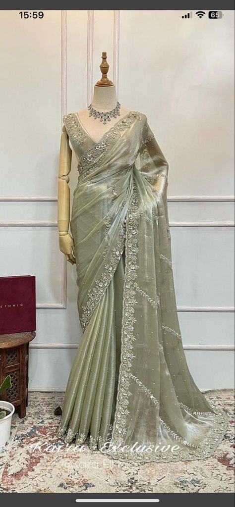 Indian Net Saree, Samantha Saree Look, Netted Sarees Party Wear, Saree Guest Look, Saree For Reception Bridesmaid, Farewell Saree Inspo Aesthetic School, Engagement Saree Look Indian, Desi Wedding Dresses Bridesmaid Outfits, Stylish Sarees Party Wear