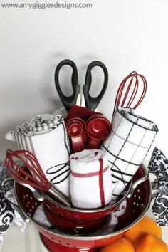 Gift Guide: 15 Perfect DIY Gift Basket Ideas Gift basket Ideas #giftbasketideas #giftbaskets Diy Gift Basket Ideas, Kitchen Gift Baskets, Diy Gift Basket, Auction Basket, Raffle Basket, Auction Baskets, Raffle Baskets, Themed Gift Baskets, Diy Gift Baskets