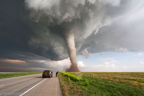 Storm Chasing, Kings Of Leon, Moab Utah, Weather Photos, Discovery Channel, Meteorology, Earth Science, Extreme Weather, Tornado