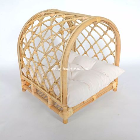 Rattan Pet Bed, Wooden Pet Bed, Luxury Pet Beds, Pet Camping, Bed Luxury, Pet Beds Cat, Pet Sofa Bed, Bedroom Stuff, Little Live Pets