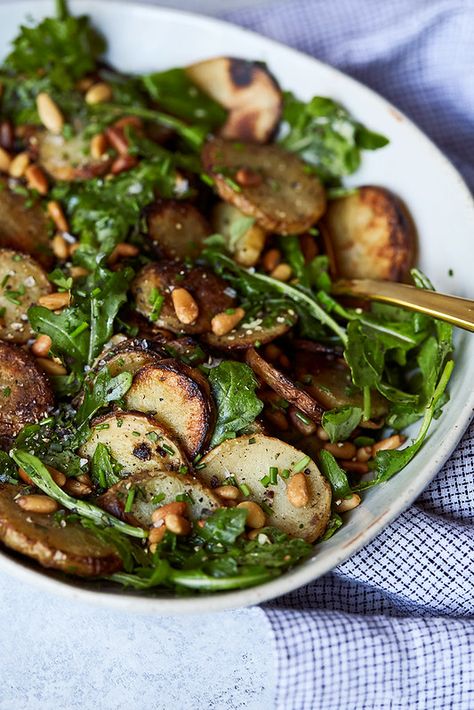 Grilled Potato & Arugula Salad with Fresh Herbs | Paleo Recipes Potato Arugula Salad, Salad With Fresh Herbs, Grilled Potatoes, Smitten Kitchen, Clam Chowder, Arugula Salad, Low Carb Paleo, Beltane, Arugula