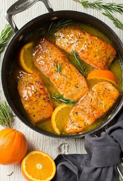 Orange-Rosemary Glazed Salmon - this was so easy to make it it was SO GOOD! Loaded with vibrant fresh flavor and perfect for a weeknight meal! Orange Glazed Salmon, Salmon Glaze Recipes, Easy Salmon Recipes, Pan Seared Salmon, Salmon Dishes, Glazed Salmon, Cooking Classy, Salmon Recipe, Deilig Mat