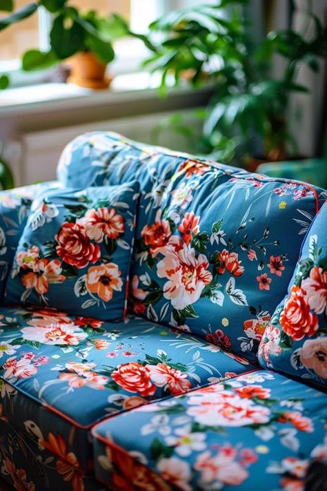 Floral Couch Living Room Ideas: Brighten Your Space Floral Couch Living Room Vintage Modern, Floral Sofa Living Room Decorating Ideas, Floral Couch Living Room Vintage, Floral Couch Living Room, Vintage Floral Couch, Pattern Couch, Narrow Living, Floral Couch, Long Narrow Living Room