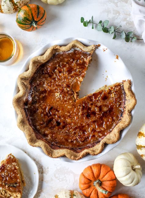 Bourbon Brûlée Pumpkin Pie - Brûlée Pumpkin Pie Recipe Traditional Pumpkin Pie Recipe, Pumpkin Pie Crust, Pumpkin Filling, Dinner Desserts, Best Thanksgiving Recipes, Maple Pumpkin, Traditional Pumpkin, Pumpkin Desserts, Holiday Meals