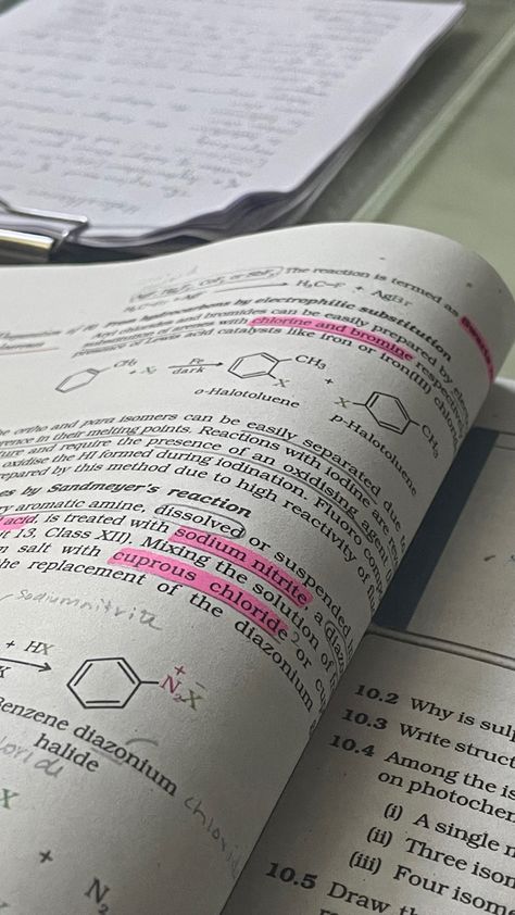 Chemistry Studying Aesthetic, Romanticising Chemistry, Physic Aesthetics, Hazel Lancaster, Romanticize Academia, Academic Inspiration, Chem Notes, Education Aesthetic, Organic Chemistry Tutor