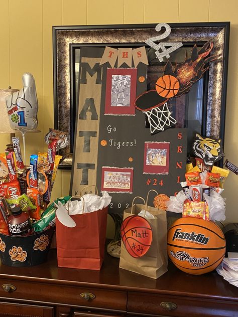 Basketball Senior Night Gifts Baskets, Boys Basketball Senior Night Gifts, Senior Night Basketball Posters, Senior Night Baskets, Senior Night Gift Basket, Senior Night Basketball, Basketball Senior Night Gifts, Night Basketball, Basketball Senior Night