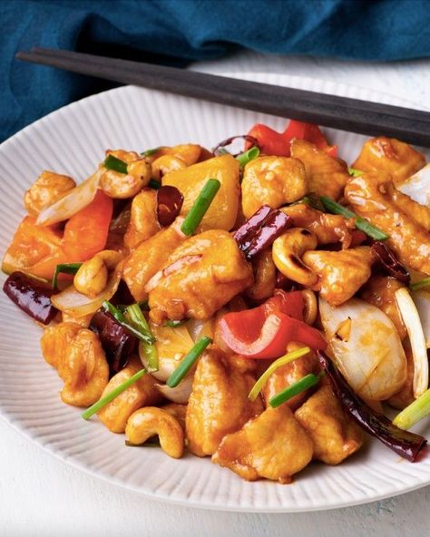 Marion Grasby Chicken Recipes, How To Cook Dumplings, Thai Cashew Chicken, Chicken Cashew, Cashew Recipes, Marion Grasby, Spicy Prawns, Soy Sauce Chicken, Meat Restaurant