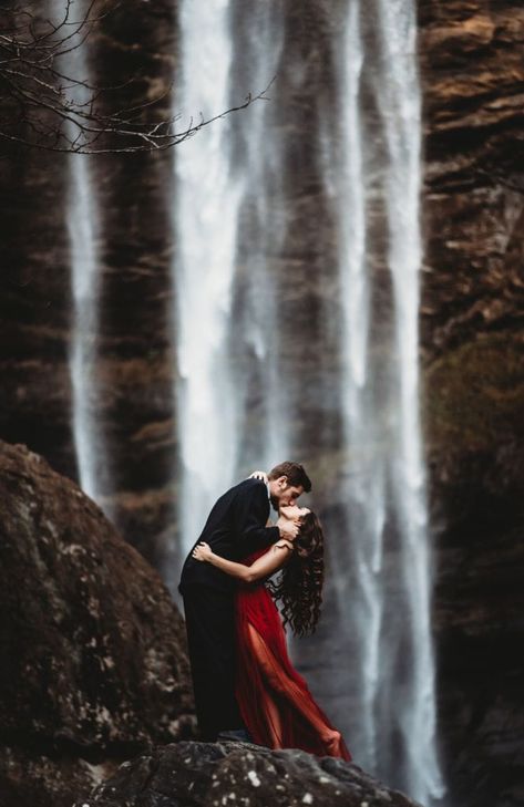 rebekah torres photography toccoa falls georgia waterfall engagement 017 Toccoa Falls, Waterfall Engagement, Country Engagement Pictures, Wedding Fotos, Pictures Engagement, Waterfall Wedding, Waterfall Photo, Pre Wedding Photoshoot Outdoor, Engagement Photos Country