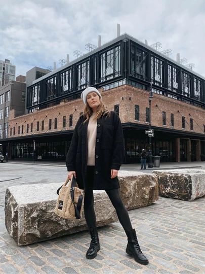 Teddy Bag Outfit, Tote Bag Outfit, Marc Jacobs Snapshot Bag, Bag Outfit, Athletic Outfits, Faux Leather Leggings, Leather Leggings, Winter Style, Oversized Shirt