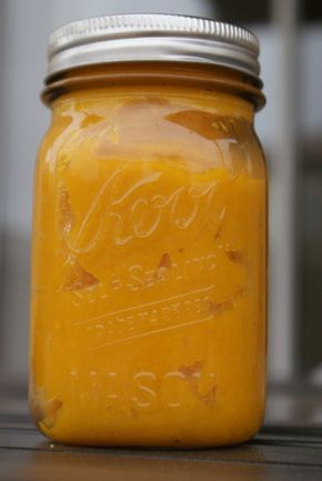 How to Freeze and How to Can Fresh Pumpkin Pumpkin Canning, Canning Pumpkin, Fresh Pumpkin Recipes, Fresh Pumpkin Pie, Freezing Vegetables, Frozen Pumpkin, Canning Food Preservation, Canned Food Storage, Fresh Pumpkin