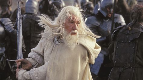 Middle Earth Books, Gandalf The White, Minas Tirith, Lord Of The Ring, Movie Bloopers, Elijah Wood, Desolation Of Smaug, Greatest Villains, Ian Mckellen