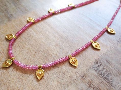 Lotus Necklace Gold, Spiritual Goddess, Buddha Flower, Ruby Necklace Designs, Jewelry Spiritual, Ruby Jewelry Necklaces, Gold Pearl Jewelry, Black Beads Mangalsutra Design, Lotus Necklace