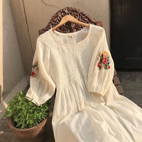 raiman on Instagram: “Laid back summer 🌻 Having a laid back summer is like an opportunity to live a simpler and a more conscious life..🍀 What kind of summer do…” Kamiz Hand Design, White Kurti Embroidery Designs, Embroidery Dress Pattern, Pakistani Fashion Casual, Trendy Shirt Designs, Desi Fashion Casual, Kurti Embroidery Design, Modest Dresses Casual, Casual Wear Dress