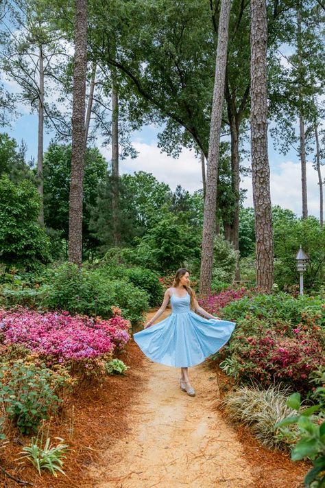 Visiting Raleigh, NC? Here is your guide to the most Instagram-worthy and photogenic locations to visit! This guide includes the photo location address of all top Raleigh Instagram spots! Raleigh North Carolina | Raleigh NC travel | North Carolina Travel | Raleigh Instagram spots | Raleigh North Carolina things to do in | Raleigh photography | North Carolina Photography | Raleigh photo ideas | Raleigh NC photography locations | Raleigh pictures | Raleigh photoshoot Raleigh Photography, North Carolina Photography, Nc Travel, Nc Photography, Visit North Carolina, Snap Photos, North Carolina Travel, Raleigh North Carolina, Greensboro Nc