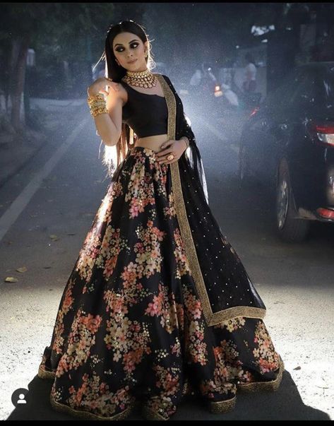 Choli Black, Bollywood Lengha, Black Lehenga Choli, Indian Wedding Lehenga, Black Lehenga, Lehenga Choli Wedding, Floral Lehenga, Party Wear Lehenga Choli, Bollywood Lehenga