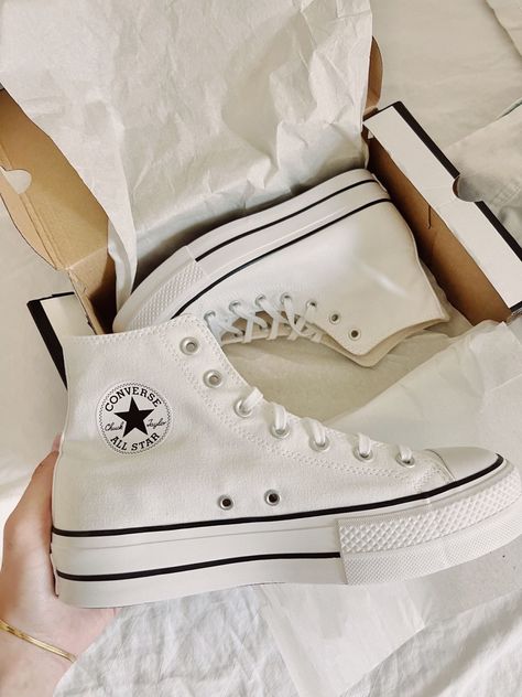 white converse platforms all star Cute Converse Shoes, Mode Converse, White Converse Shoes, Cute Converse, Womens High Top Shoes, Chuck Taylor All Star Lift, Trendy Shoes Sneakers, Dr Shoes, Preppy Shoes