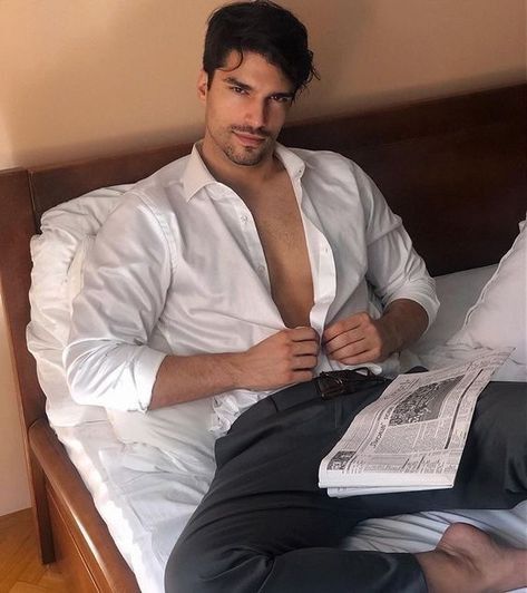 Male Professor, Professor Aesthetic, Handsome Italian Men, Art Of Manliness, Character Inspiration Male, Italian Men, Book Boyfriends, Book Characters, Book Aesthetic