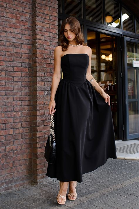 Black Strapless Midi Dress, Midi Prom Dress, Black Dresses Classy, Midi Sundress, Black Strapless Dress, Strapless Midi Dress, Dreamy Dress, Graduation Outfit, Midi Length Dress