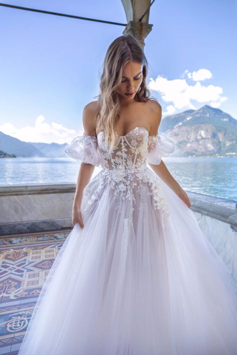 Villa Monastero 2022 – Tom Sebastien Wedding Dress Sweetheart, Short Puffy Sleeves, Wedding Guest Gowns, Bride Attire, Formal Wear Dresses, Fall Wedding Guest Dress, Womens Prom Dresses, Plus Size Formal Dresses, Sweetheart Wedding Dress