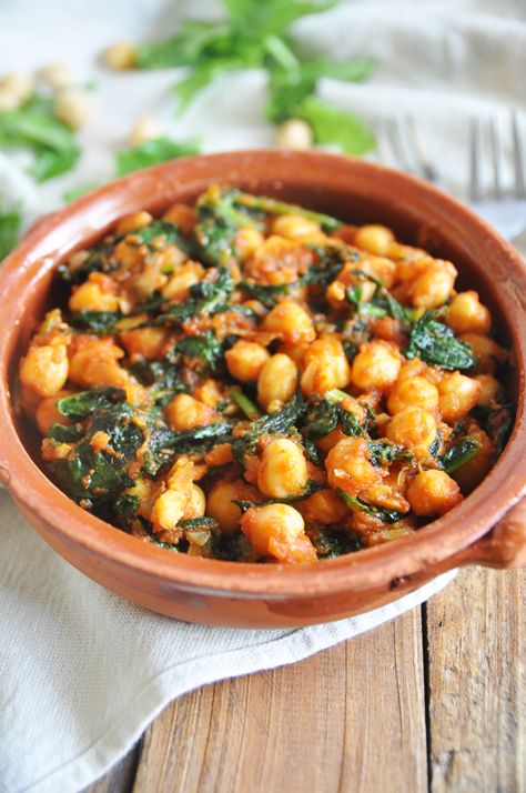 Spanish Spinach and Chickpeas - Espinacas con Garbanzos Recipe Chickpeas Spinach Recipe, Spanish Food Recipes, Garbanzo Bean Recipes, Antipasto Platter, Tapas Recipes, Spanish Tapas, Spanish Dishes, Sauteed Spinach, Chickpea Recipes