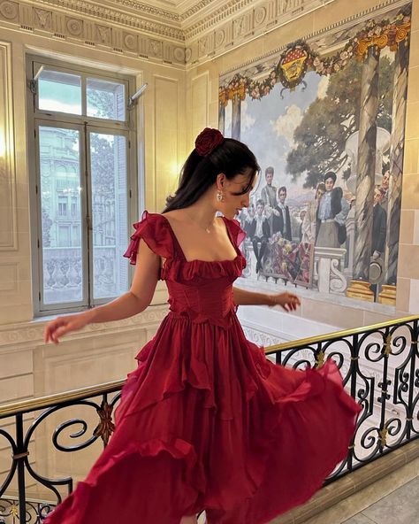 in my bridgerton era 🥀 Party Dress Birthday, Summer Long Dress, High Waist Maxi Dress, Butterfly Sleeve Dress, Outfit Chic, Outfit Vintage, Long Red Dress, Evening Party Gowns, Flare Long Sleeve