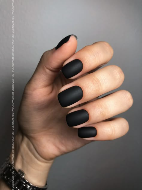 Square Black Matte Nails, Matte Black Short Nails, Short Black Matte Nails, Short Matte Black Nails, Matte Black Nails Design, Summer Black Nails, Matt Black Nails, Black Nails Trendy, Simple Nail Art Ideas