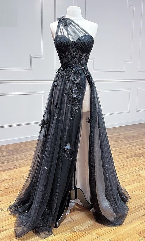 Black Lace Prom Dress, Formal Dresses Graduation, Prom Outfit, Gorgeous Prom Dresses, 파티 드레스, Graduation Dresses, Prom Dress Inspiration, Black Prom, Long Prom Dresses