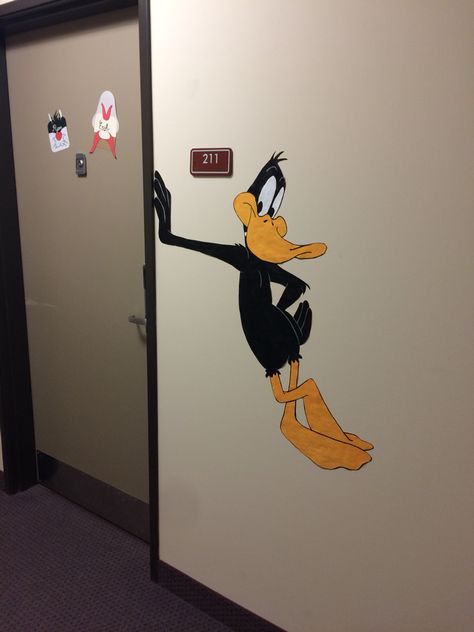 Looney toons hall decorations Daffy Duck RA Cartoon Mural Wall Art, Cartoon Decoration Ideas, Wall Painting Ideas Creative Cartoon, Cartoon Wall Painting Ideas, Wall Drawing Bedroom, Wall Murals Painted Diy, Wall Drawing Ideas, Wall Painting Ideas Creative, Cartoon Wall Painting