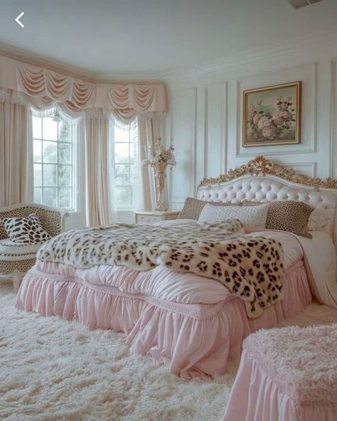 Leopard Room, Hollywood Mansion, La Apartment, 80s Interior, Dream Bedroom Inspiration, Hiasan Bilik Tidur, Dream Apartment Decor, Bedroom Seating, Girly Room