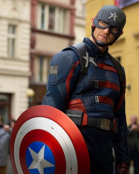 Captain America on Instagram: “Did you enjoy John Walker’s character in Falcon and the Winter Soldier? ⠀ ★ Follow 👉 @Official_CaptainAmerica for the Best of Captain…” Captain America John Walker, John Walker Captain America, Captain America Falcon, Capt America, Series Marvel, John Walker, Falcon And The Winter Soldier, Tactical Gloves, The Winter Soldier