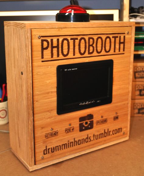 Build your own Raspberry Pi photo booth #piday #raspberrypi @Raspberry_Pi Diy Fotokabine, Cool Electronic Gadgets, Projets Raspberry Pi, Gif Photo Booth, Raspberry Pi Projects, Photos Booth, Pi Projects, 3d Printer Diy, Diy Photo Booth