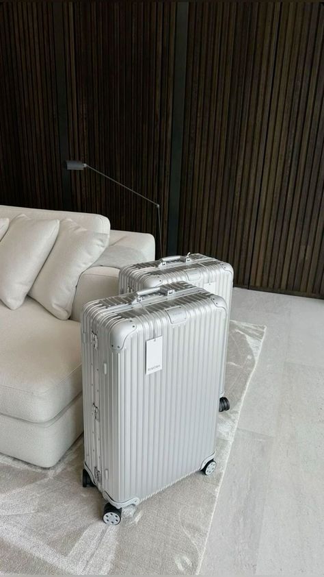 Influencer Trip, Rimowa Suitcase, Designer Suitcase, Rimowa Luggage, First Class Tickets, Airport Aesthetic, Luxury Luggage, Designer Luggage, Suitcase Travel