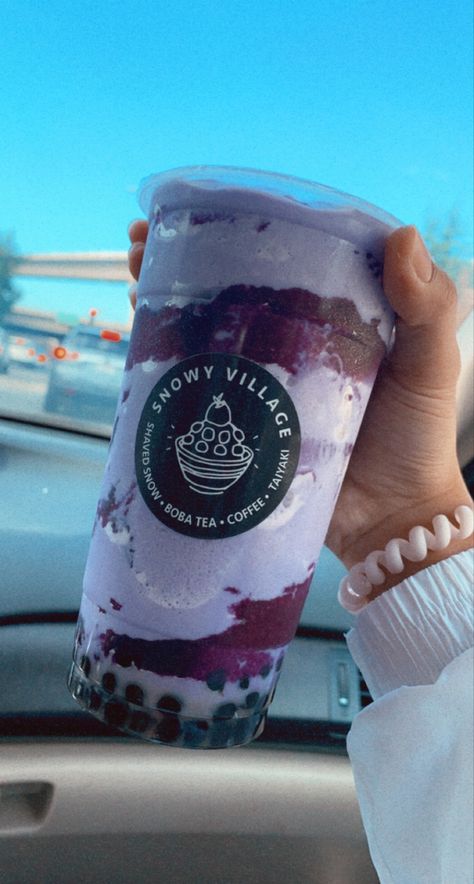 Taro Boba Tea Aesthetic, Purple Boba Tea Aesthetic, Boba Taro Aesthetic, Taro Drink Aesthetic, Minuman Taro, Purple Coffee Shop, Taro Drink, Taro Boba Tea, Boba Taro