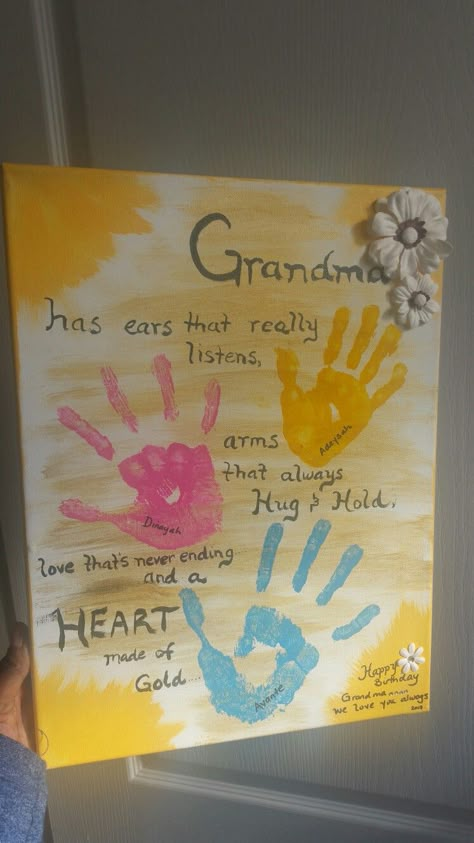 Mother Day Crafts For Kids For Grandma, Mother’s Day Present From Grandkids, Grammy Diy Gifts, Canvas Mothers Day Crafts For Kids, Grandma Painting From Grandkids, Painting Ideas On Canvas For Mimi, Cute Paintings For Grandma, Grandmothers Day Crafts For Kids, Mothers Day Gifts From Kids For Grandma