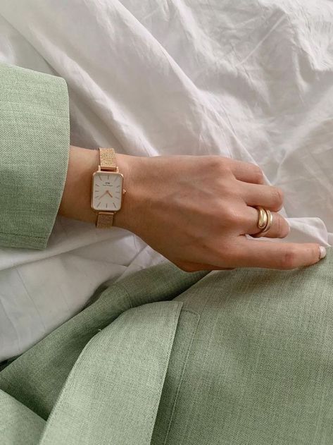 Asthetic Watches Women, Womens Watches Aesthetic, Daniel Wellington Aesthetic, Dw Watch Women, Daniel Wellington Watch Women, Dw Watch, Elegant Watches Women, Pretty Watches, Womens Designer Watches