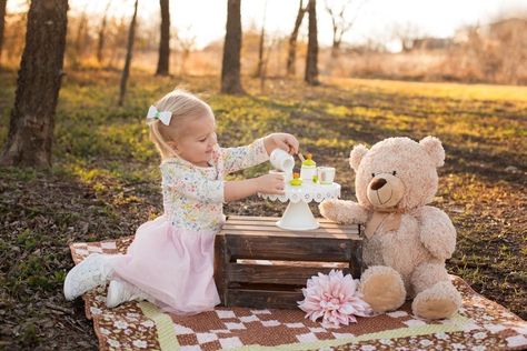 Tea Party First Birthday Photoshoot, Tea For 2 Photoshoot, Tea Party Birthday Pictures, Tea Party Toddler Photoshoot, Tea Party Mini Session, Tea Party Birthday Photo Shoot, Tea For Two Photo Shoot, Family Tea Party, Toddler Picnic Ideas