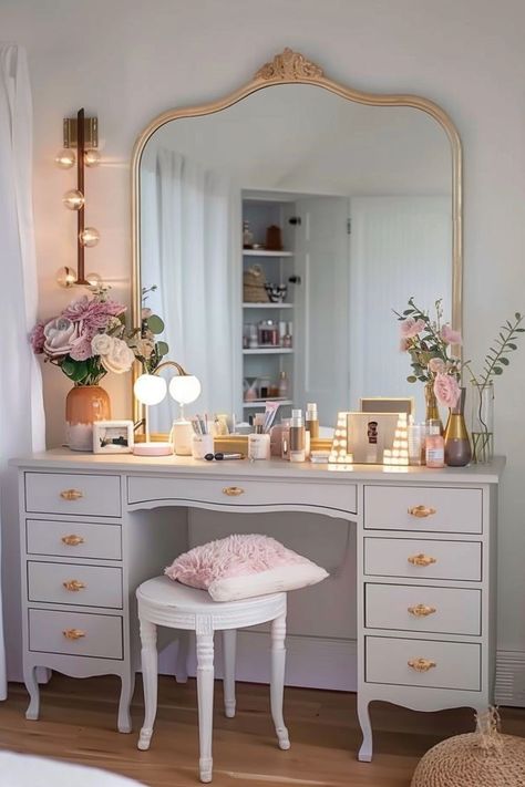 Dressing Table Design, Dekorasi Kamar Tidur, غرفة ملابس, Dream House Rooms, Apartment Decor Inspiration, Room Makeover Bedroom, Dream House Interior, Room Makeover Inspiration, Room Inspiration Bedroom