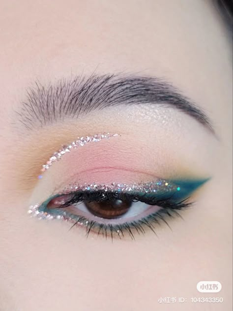 Colourful Eyeshadow, Everyday Eyeshadow, Cute Eye Makeup, Korean Eye Makeup, Eye Makeup Techniques, Eye Makeup Pictures, Ethereal Makeup, Pinterest Makeup, Vibrant Eyes