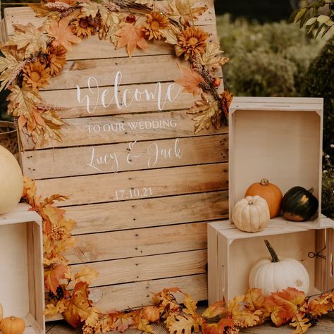 Fall Diy Photo Backdrop, October Wedding Photo Backdrop, Fall Pallet Backdrop, Autumn Wedding Signs, Fall In Love Bridal Shower Backdrop, Fall Wedding Picture Backdrop, Fall Bridal Shower Photo Backdrop, Fall Wedding Backdrops Receptions, Fall Church Wedding Decorations