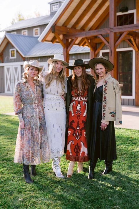 Country Wedding Outfit Guest, Western Chic Outfits, Texas Chic, Country Chic Outfits, Next Luxury, Rehearsal Dinner Outfits, Cowboy Chic, Looks Country, Western Style Outfits