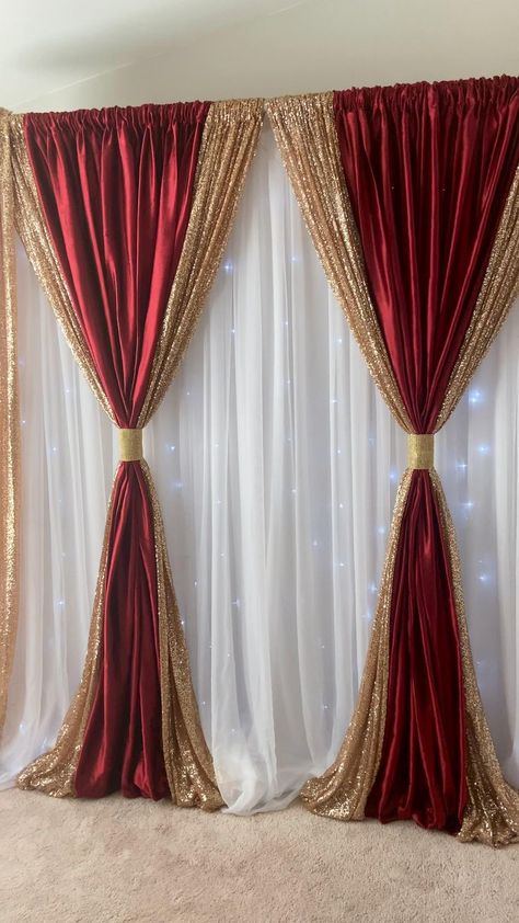 Red & Gold Backdrop [Vídeo] | Cortinas para igreja evangelica, Decoração de igreja evangelica, Curso decoração de festas White Quince, Green Quince, Night Wedding Decor, Quince Dresses Red, Curtain Backdrops, Desi Wedding Decor, Ganpati Decoration Design, Wedding Backdrop Decorations, Romantic Wedding Decor