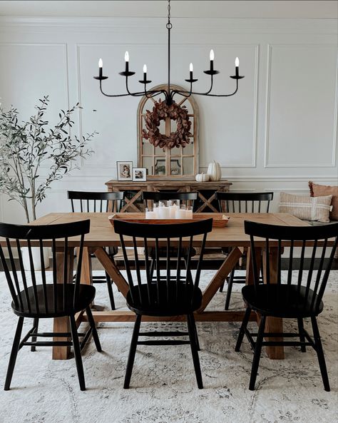 Wood Dining Room Table With Black Chairs, Dining Room With Double Doors, Organic Vintage Dining Room, Off Kitchen Dining Room, Welcoming Dining Room, Dinning Room Trends 2023, Oak Dining Table And Black Chairs, Homestead Dining Room, Aesthetic Dining Room Table