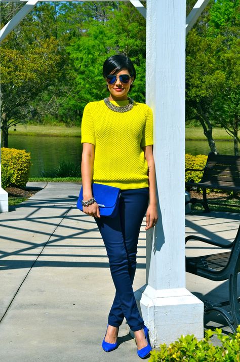 Chartreuse & Cobalt bule - A parisian in America Chartreuse Skirt Outfit, Chartreuse Color Palette Clothes, Lime Green Shoes Outfit, Ropa Color Neon, Blue Shoes Outfit, Hoc Autumn, Chartreuse Dress, Neon Sweater, Work Outfits Frauen