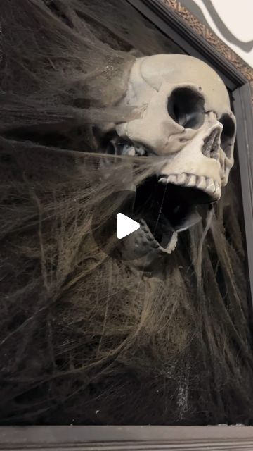 Skull Coming Out Of Picture Frame, Halloween Crafts Spooky, Easy Diy Halloween Decorations Videos, Halloween Scary Decorations Outdoor, Coolest Halloween Decorations, Halloween Diy House Decorations, Halloween Decor Outside Diy, Monster Crawling Out Of Hole, Halloween Decorations Skulls