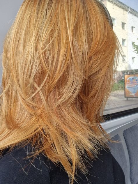 Ginger Hair Wolf Cut, Wolf Cut Straight, Wolf Cut Straight Hair, Blonde Wolf Cut, Hair Wolf Cut, Ginger Blonde, Wolf Cut, Ginger Hair, Straight Hair